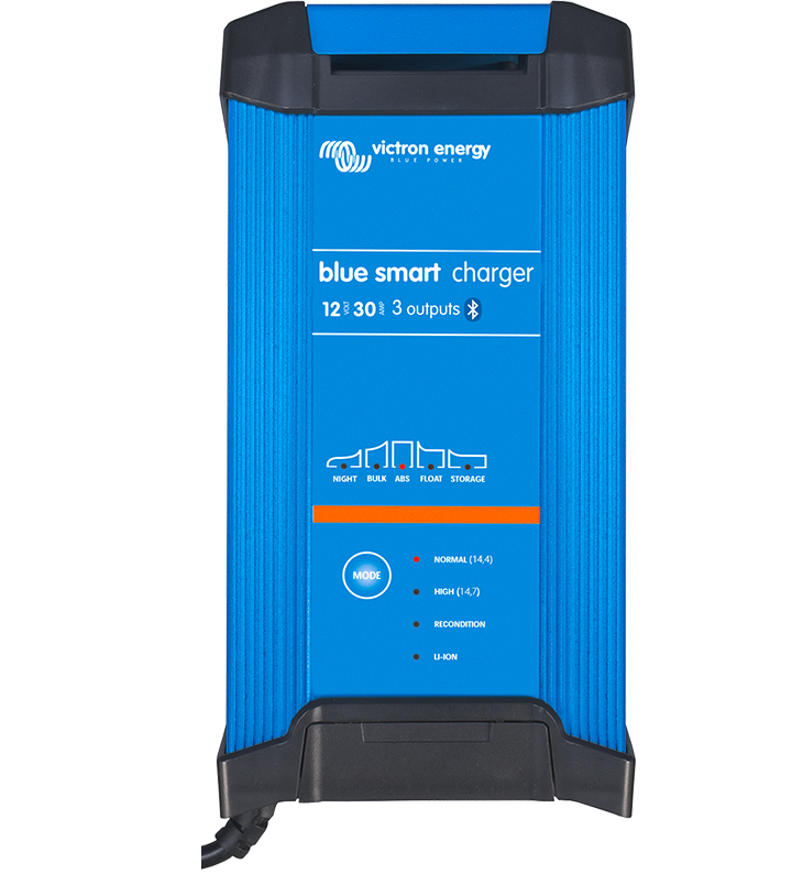 Blue Smart IP22 Charger 12/20(3) 230V UK